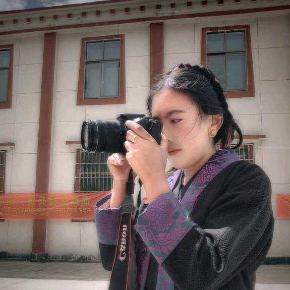 ℳ❥爱而不得꯭᭄