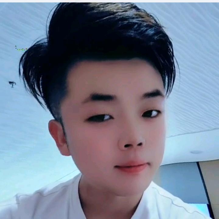 《黄子韬》