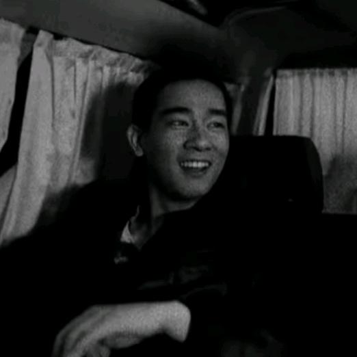 A.哥说一不说二