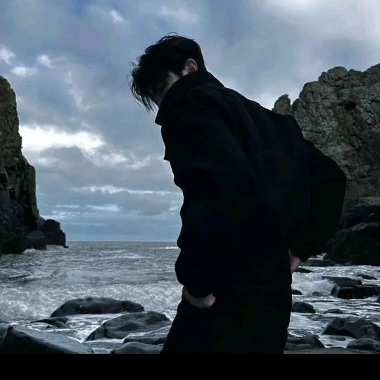 张得丑（摆拖鞋）