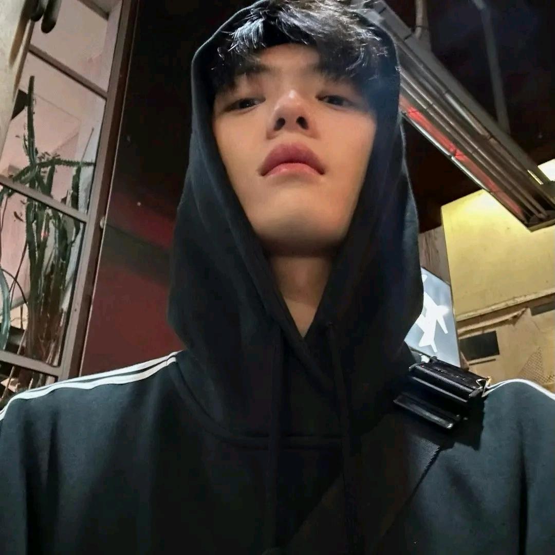 悲伤奶茶不爱泡芙