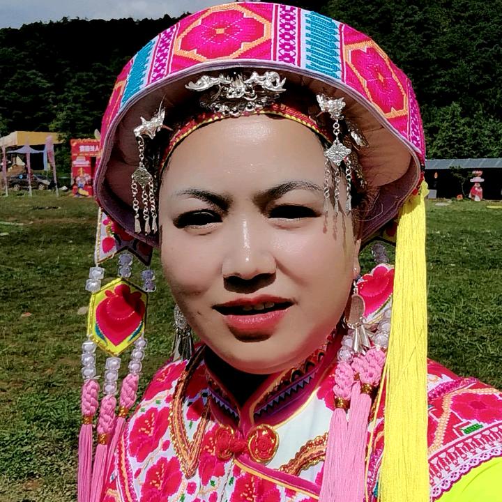 轻轻的走过