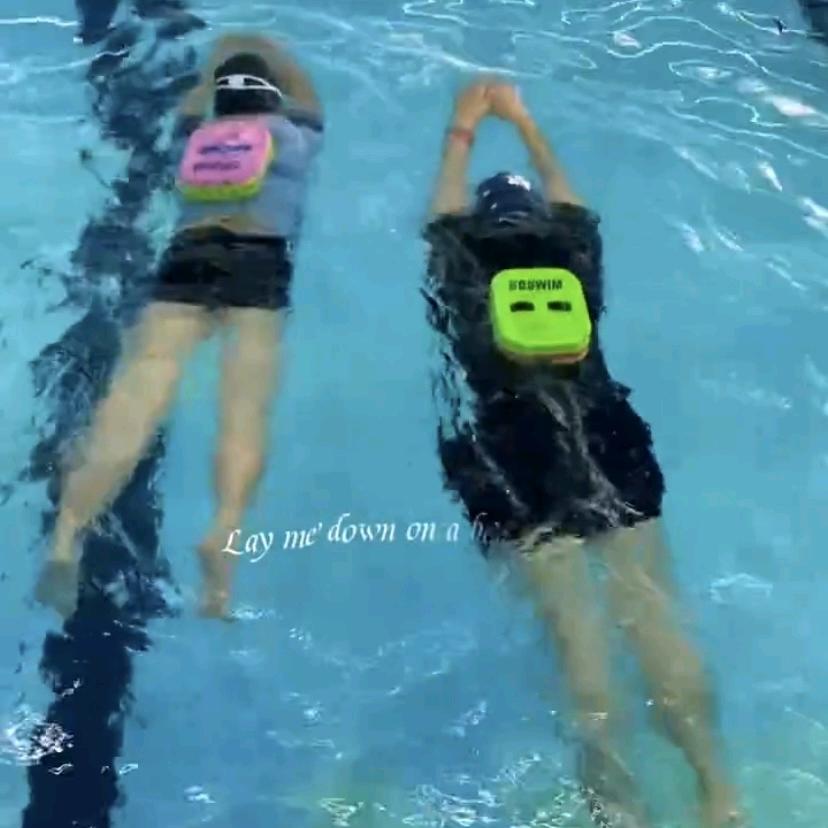 中升萍姐:陪你从怕水到美人鱼的小姐姐