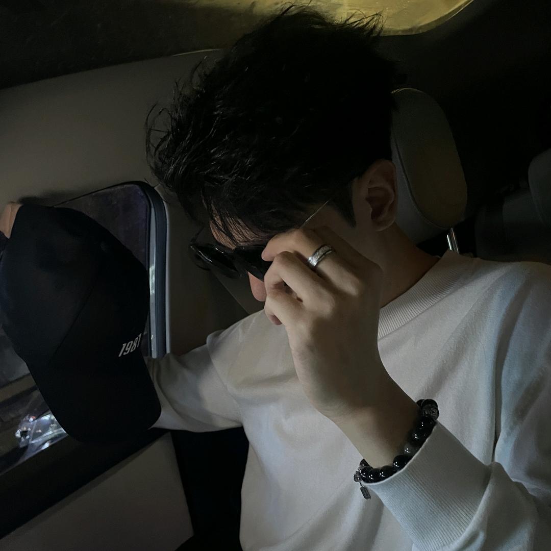 酒吧订台陈宇杰