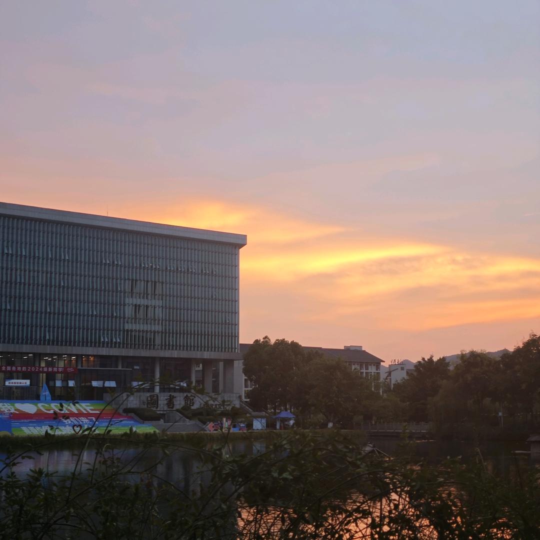 重庆工程职业学院智行社-周智行