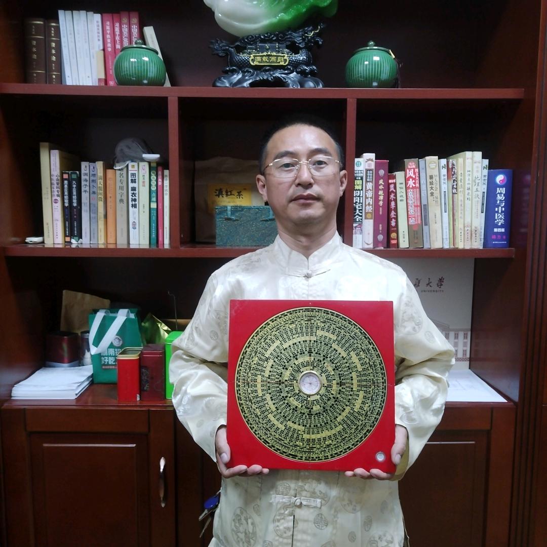 何江海（新疆专业风水）