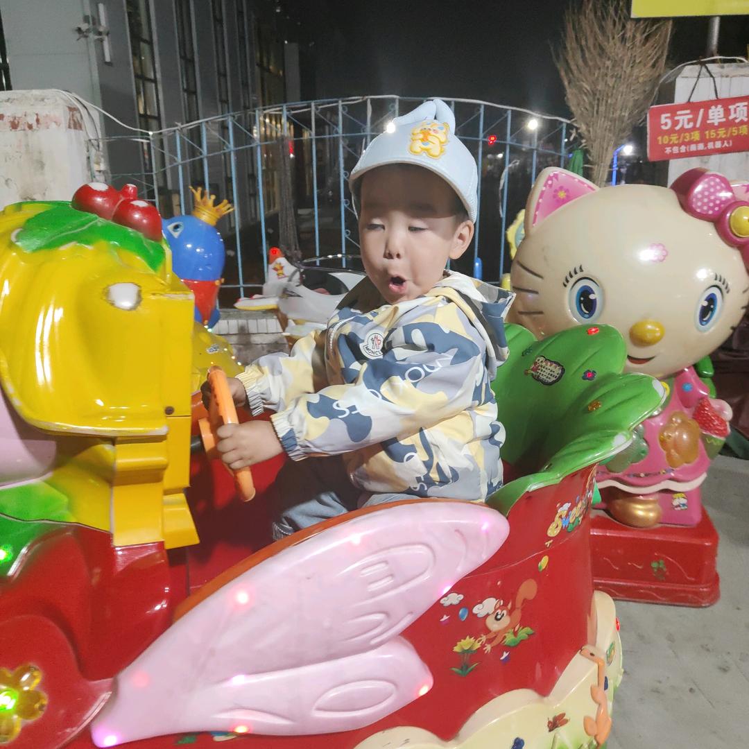 功艺师摇滚炒鸡郑州总部