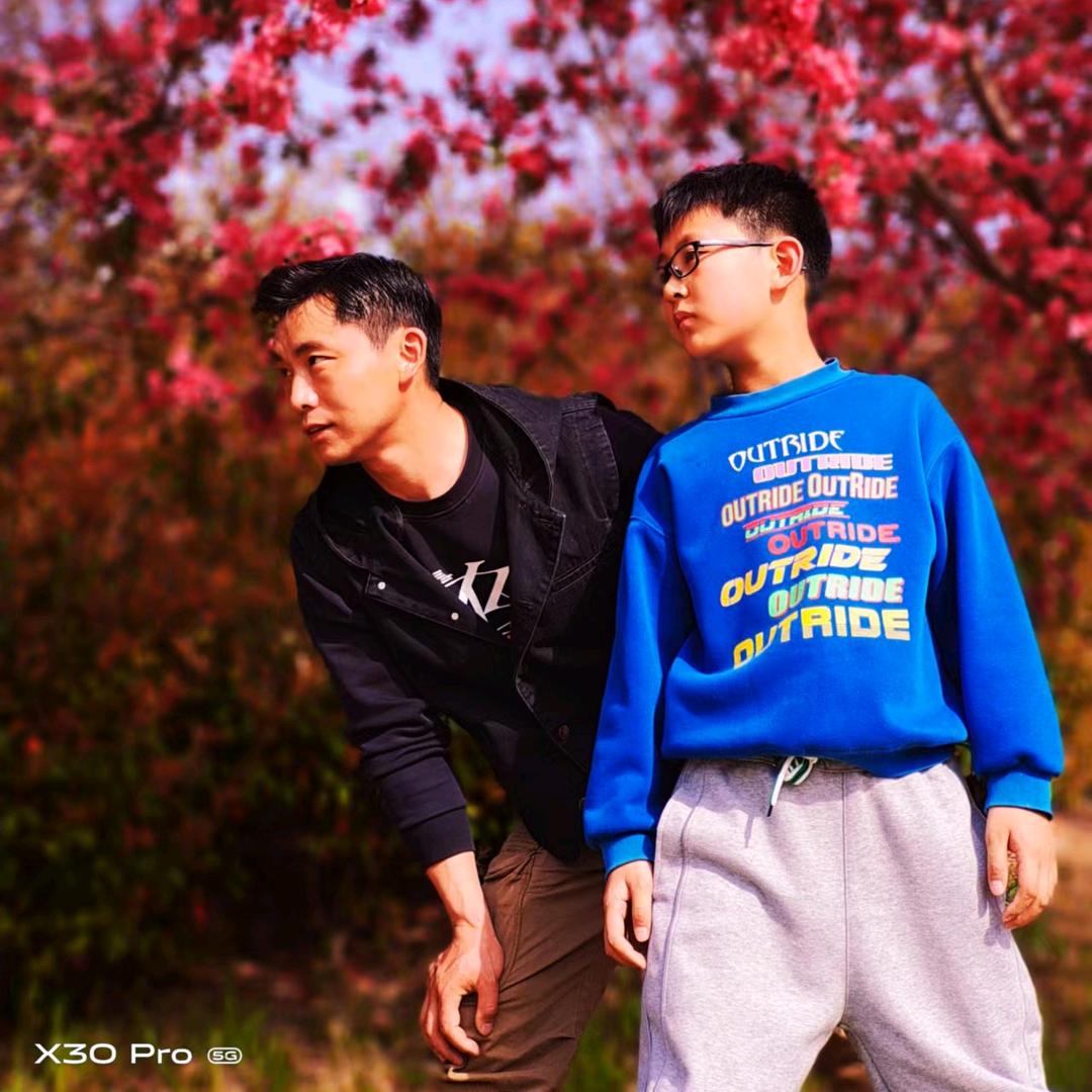 -震宇晴-