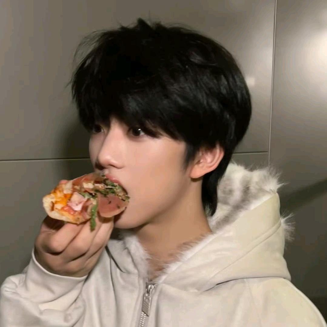 椰椰小瑞冰.^🧊