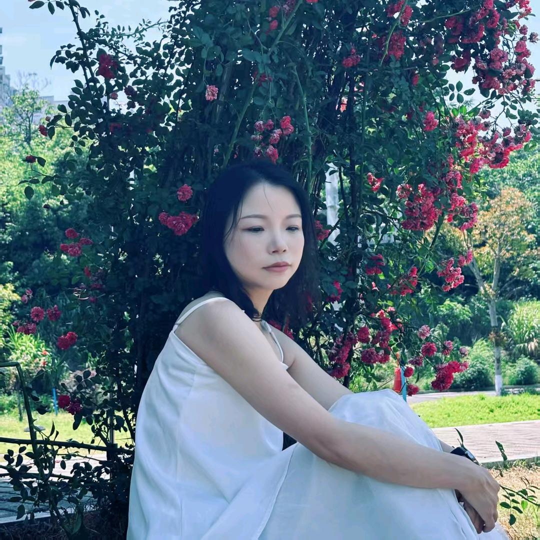 雯雯摆摊不脱妆粉底液