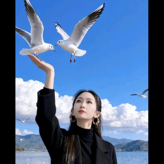 @我家丫头( ｡• 👅 •｡