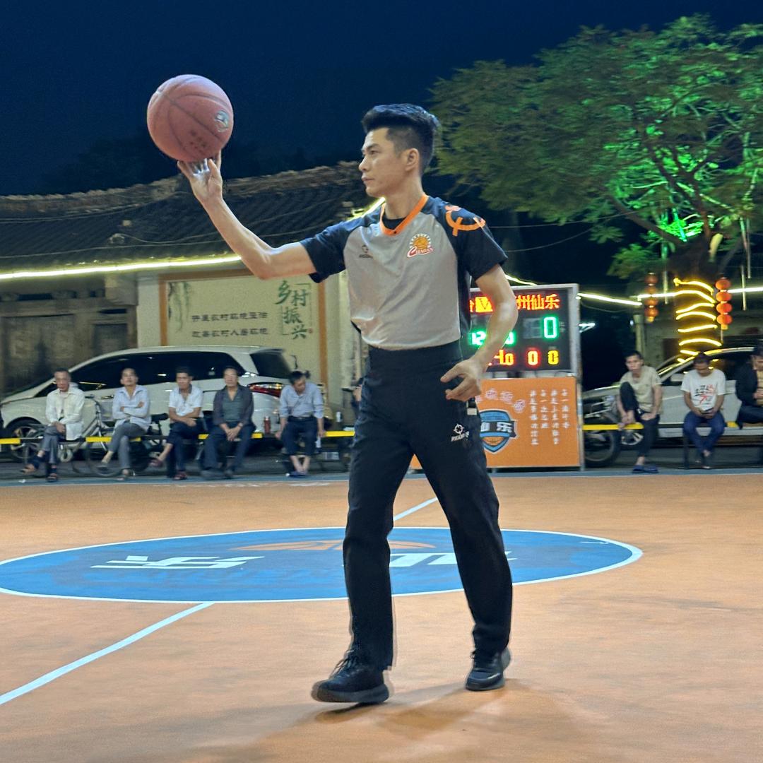 潮汕阿牛（篮球裁判员）