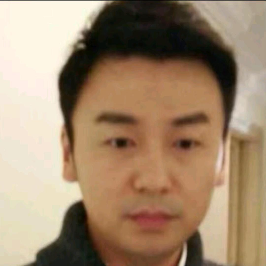 一朵风中摇曳的陈俊生