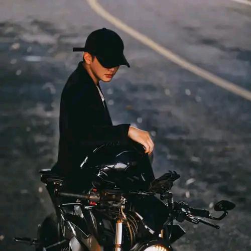 靓仔（休假结束版🤑）