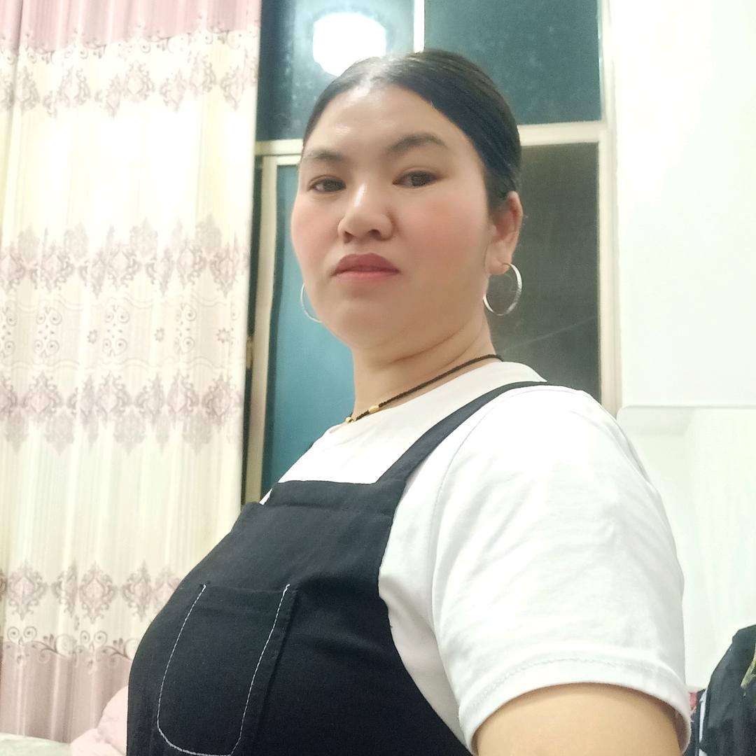 大脸妹妹《杨》