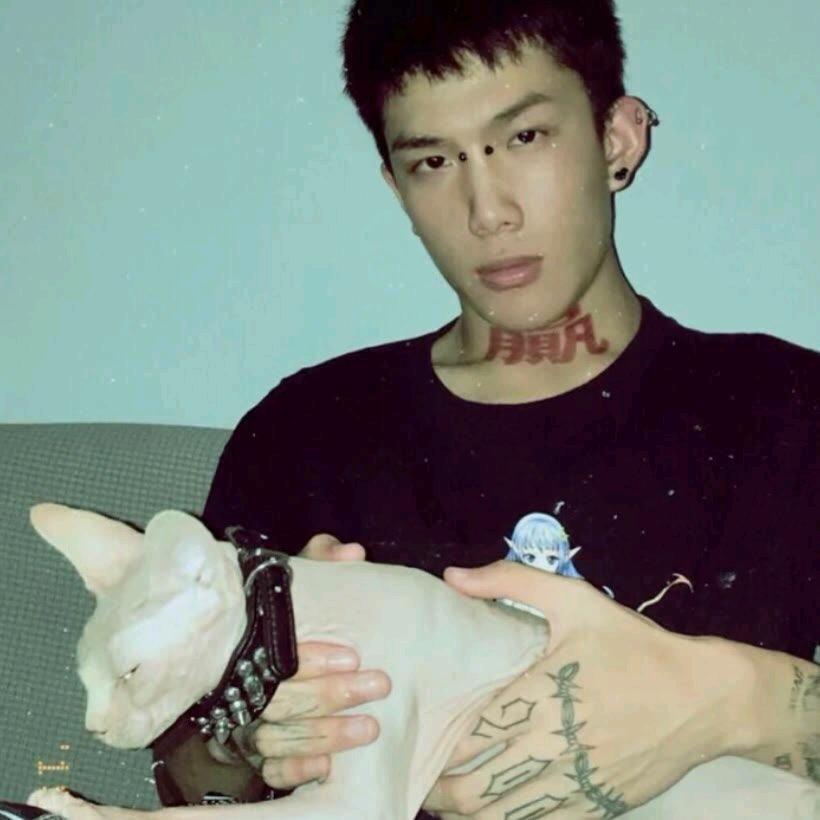 ། – _ – །