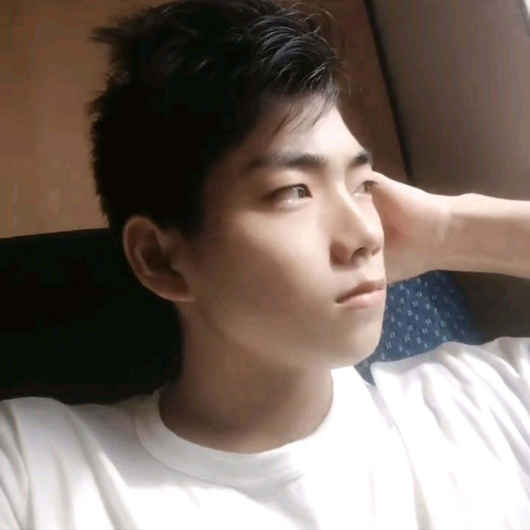 假腿🔥小哥