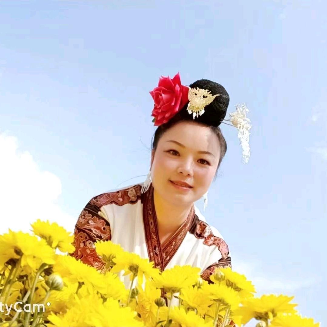 浅笑漓愁