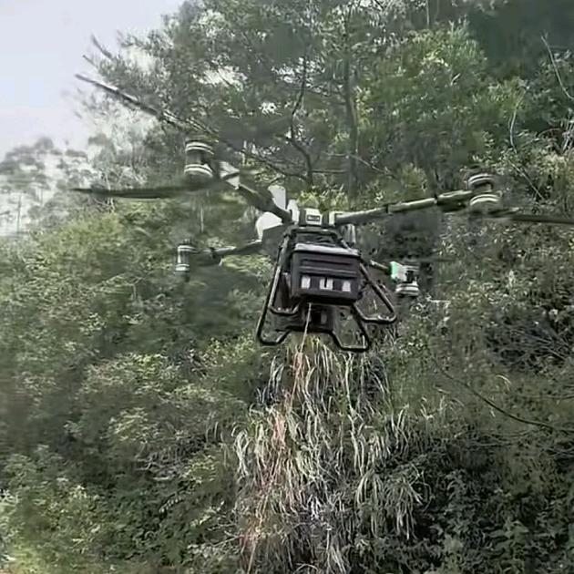 无人机吊运机长阿海