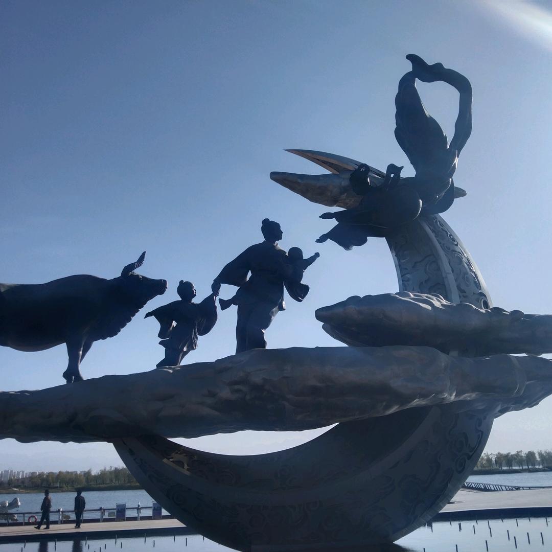 桃花依旧笑春风