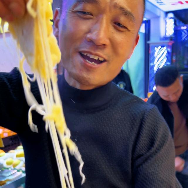 臭宝哥爆浆榴莲芝士饼
