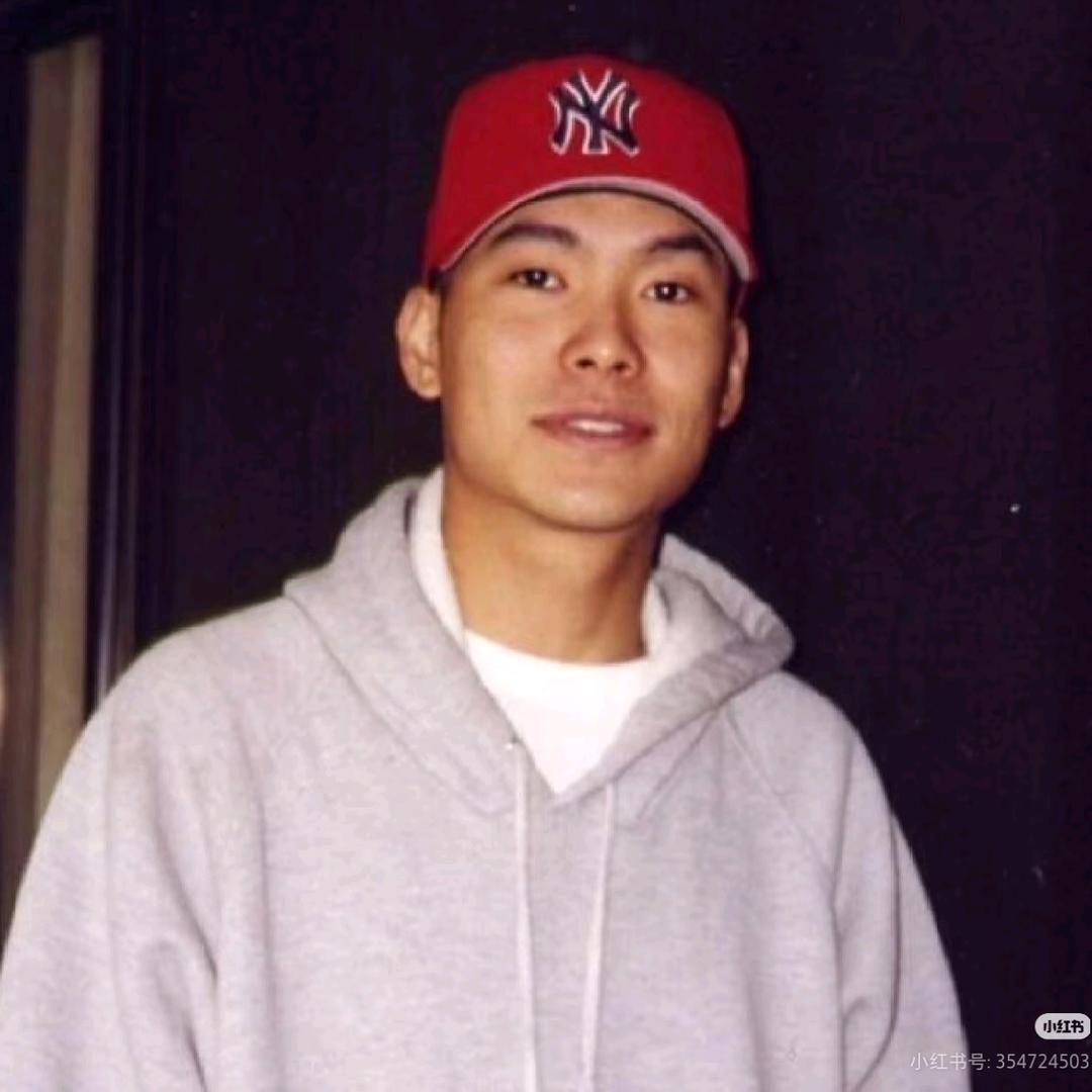 霸总蕾丝内裤套头上狂奔的那个雨夜: