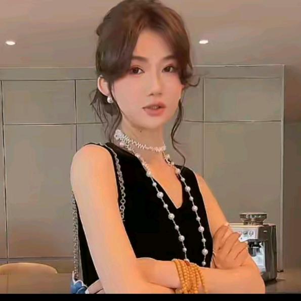 艺艺吖–穿搭分享