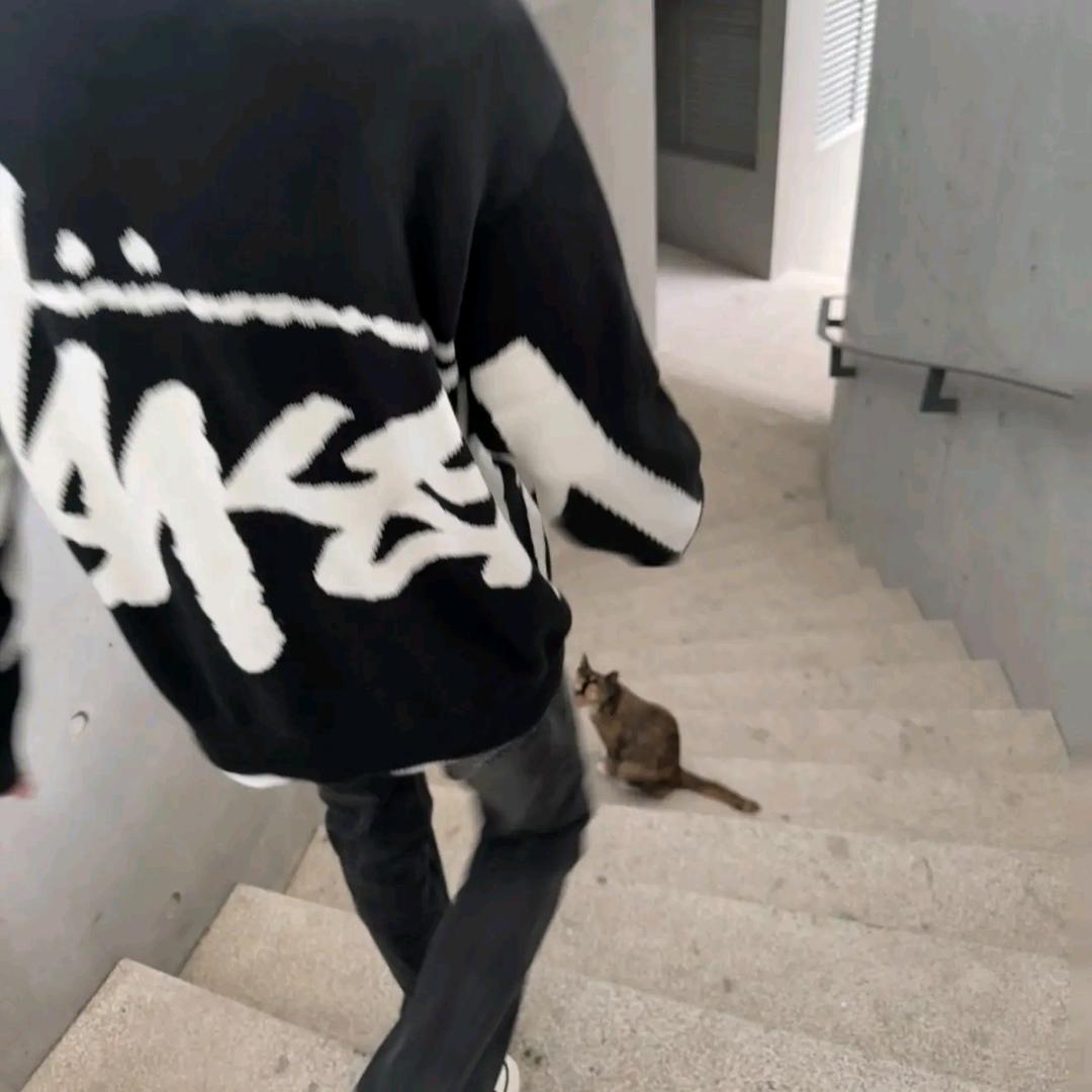 灰色