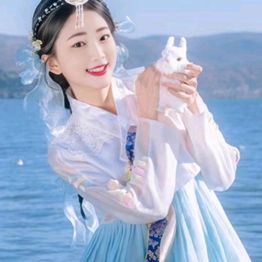 真心爱我的人，我也会真心爱他因为他值得