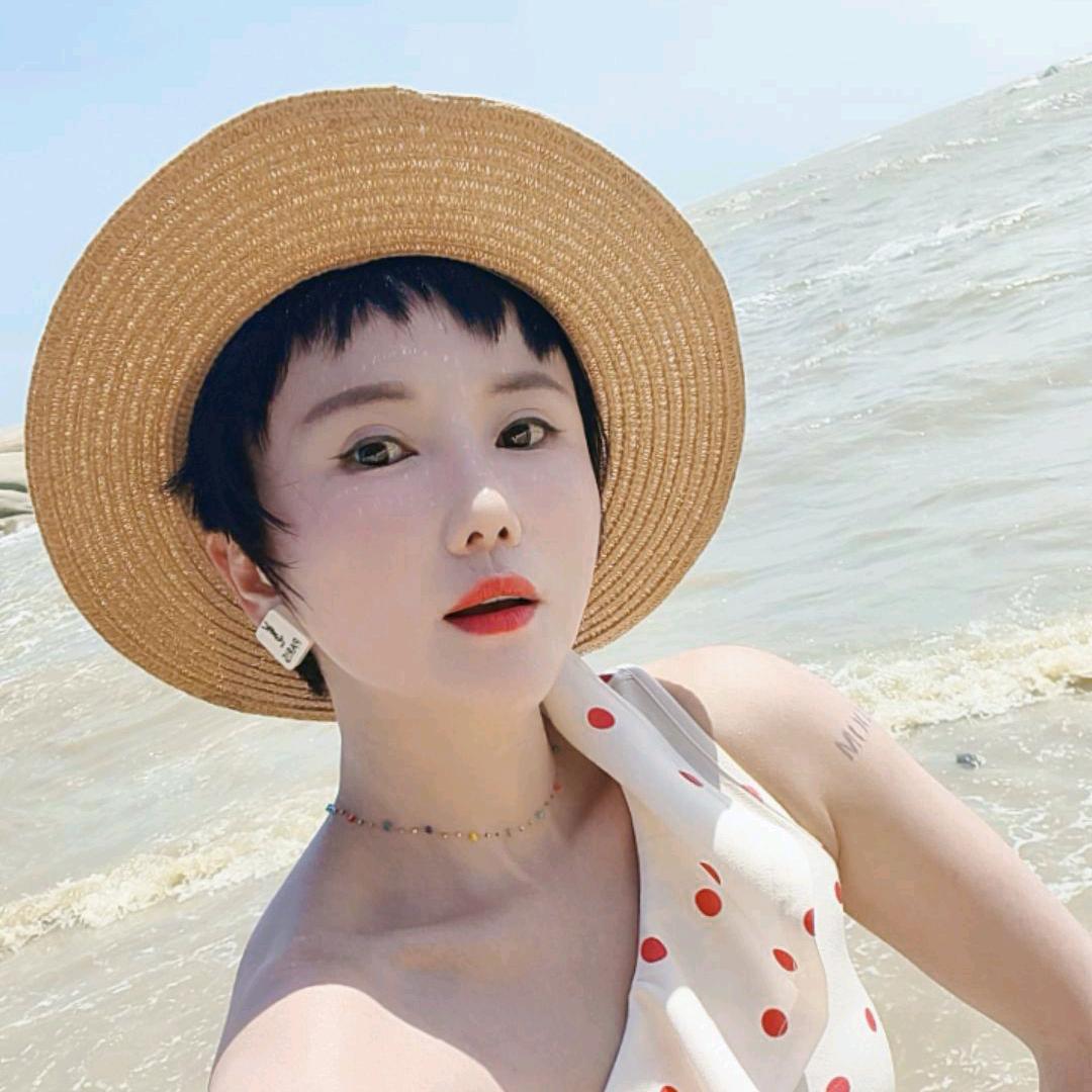 爱撸铁的一姐，帅不帅？