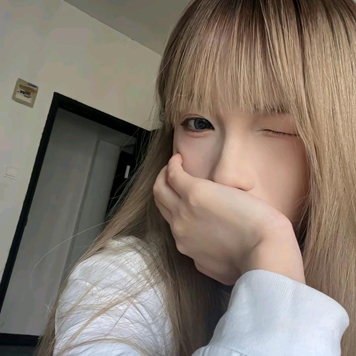 小Y^