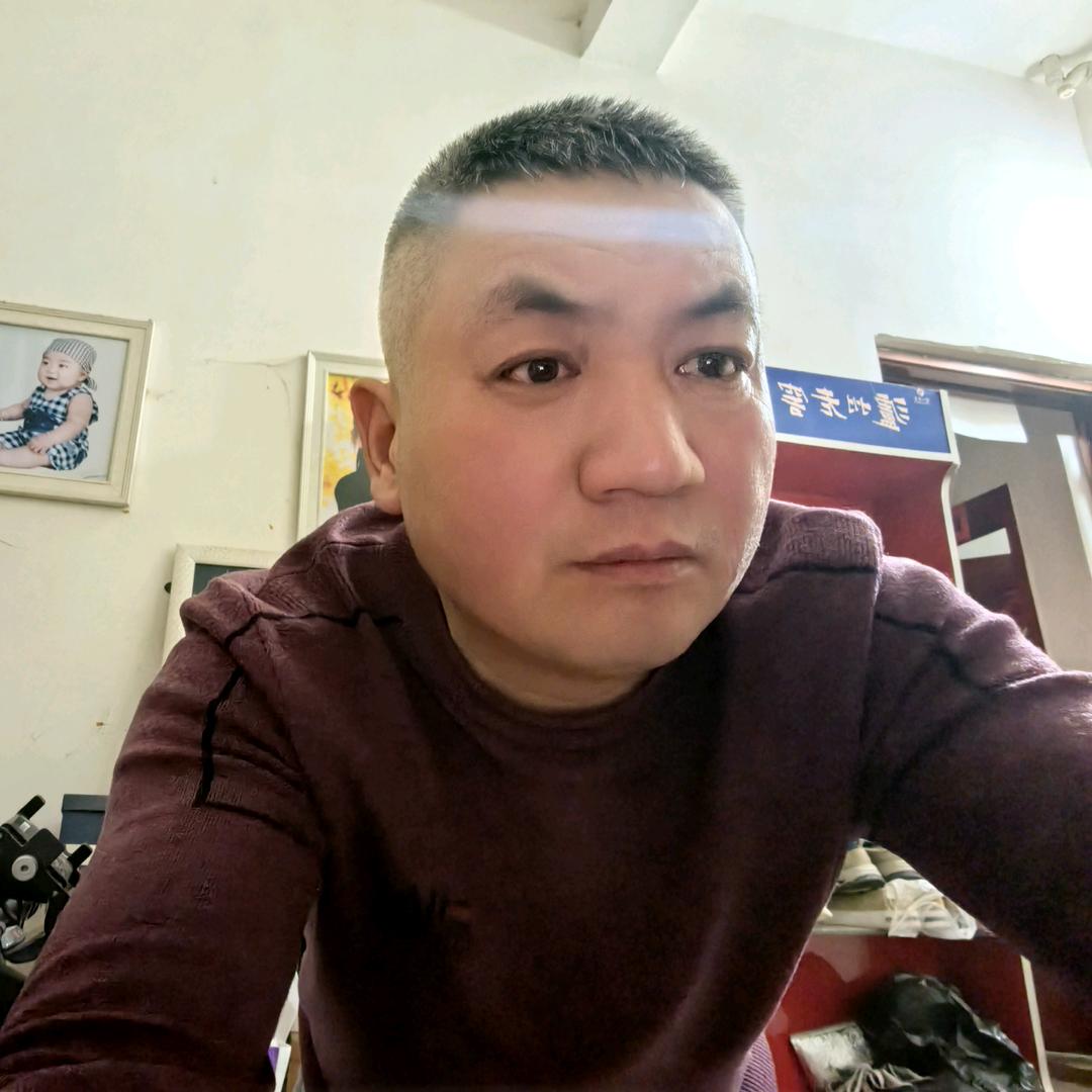 新疆天山面粉，金龙鱼米面油，中粮高筋烩面