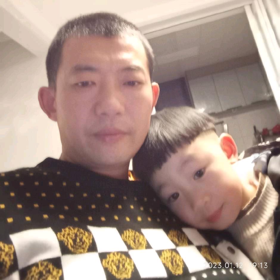 陈**