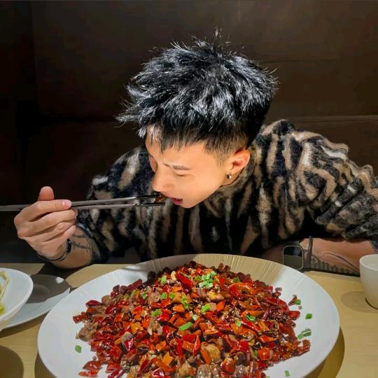 芋泥爱吃冰