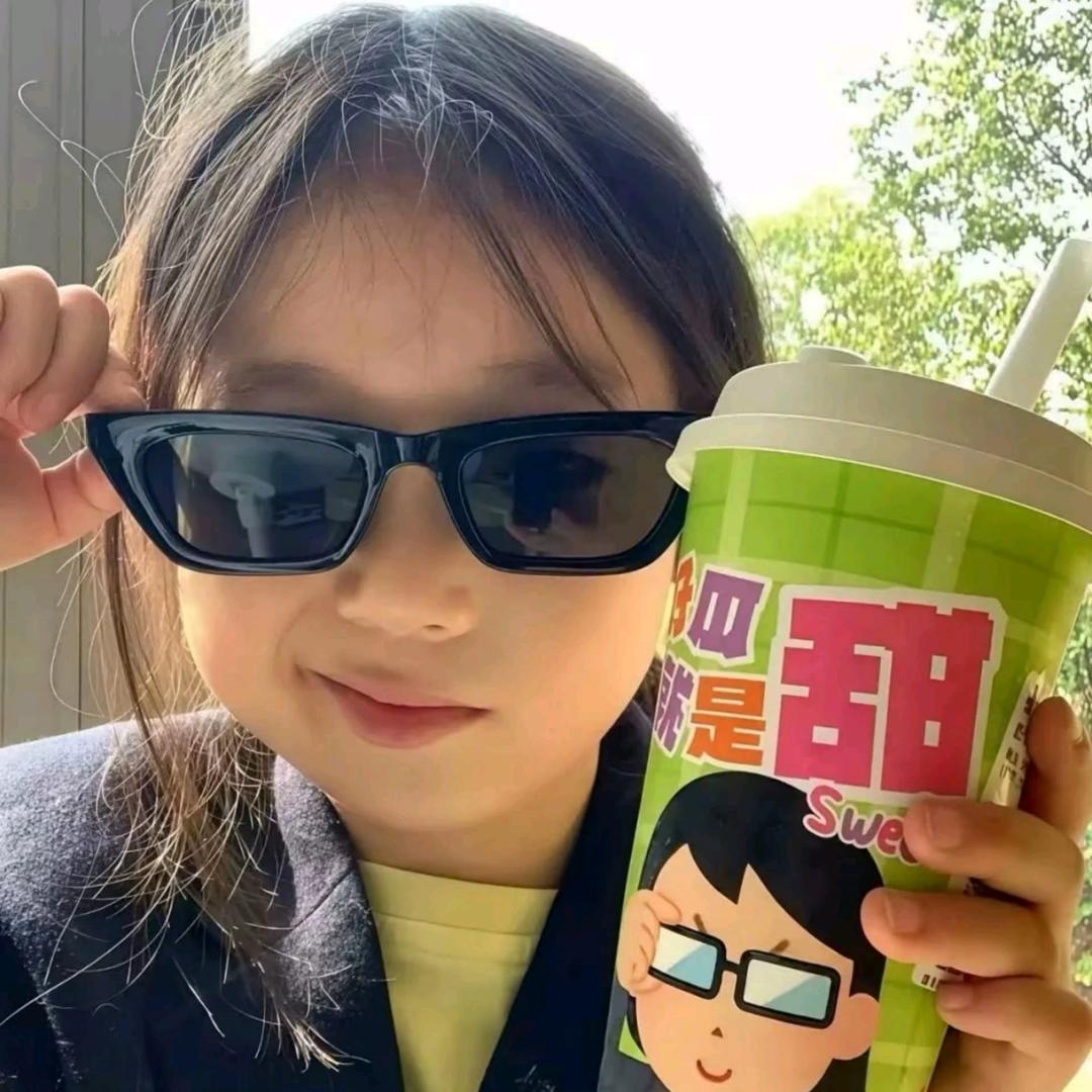 蓝小鑫子.