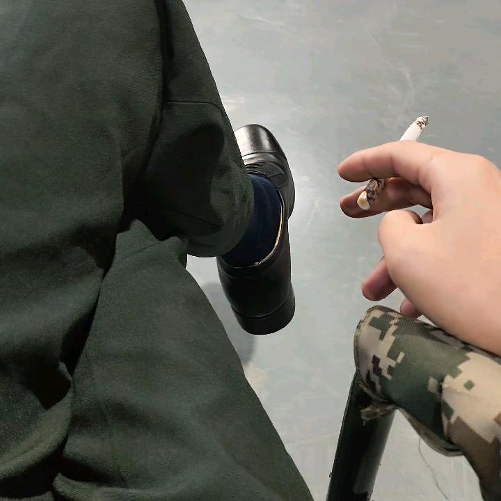 “悠闲果果”૮₍˃̶ꇴ˂̶₎ა