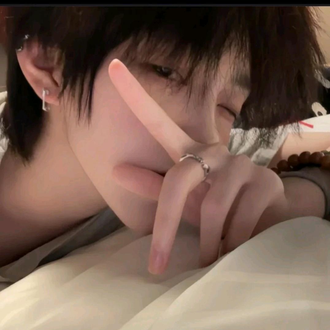 舒ᝰ