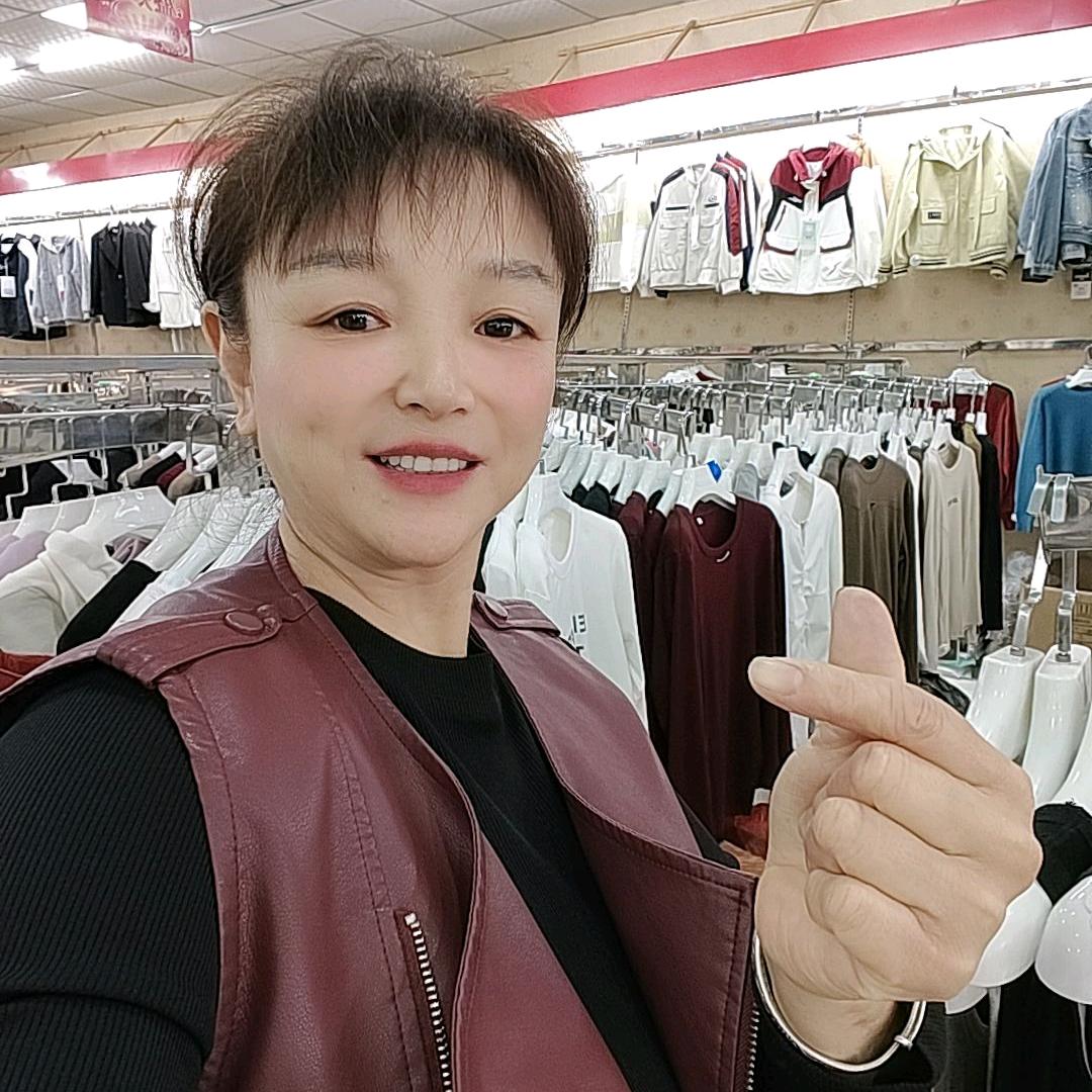 石亭镇新时代鞋服吴姐