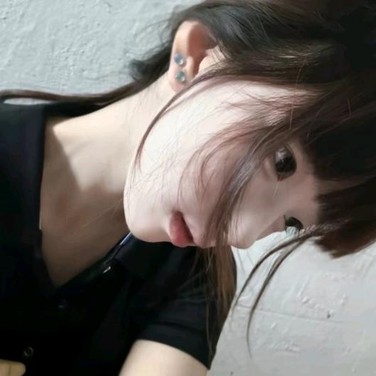 女嘉宾