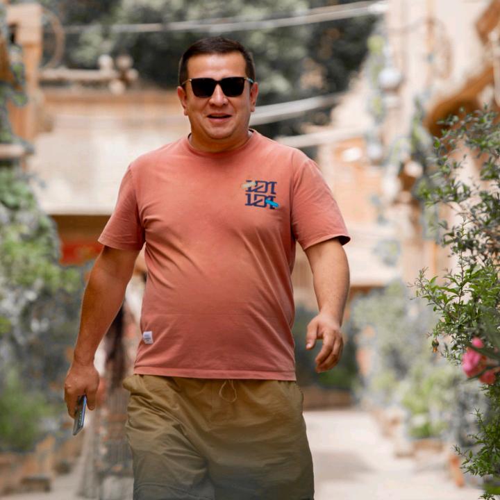 喀什市爱花婚纱服务店