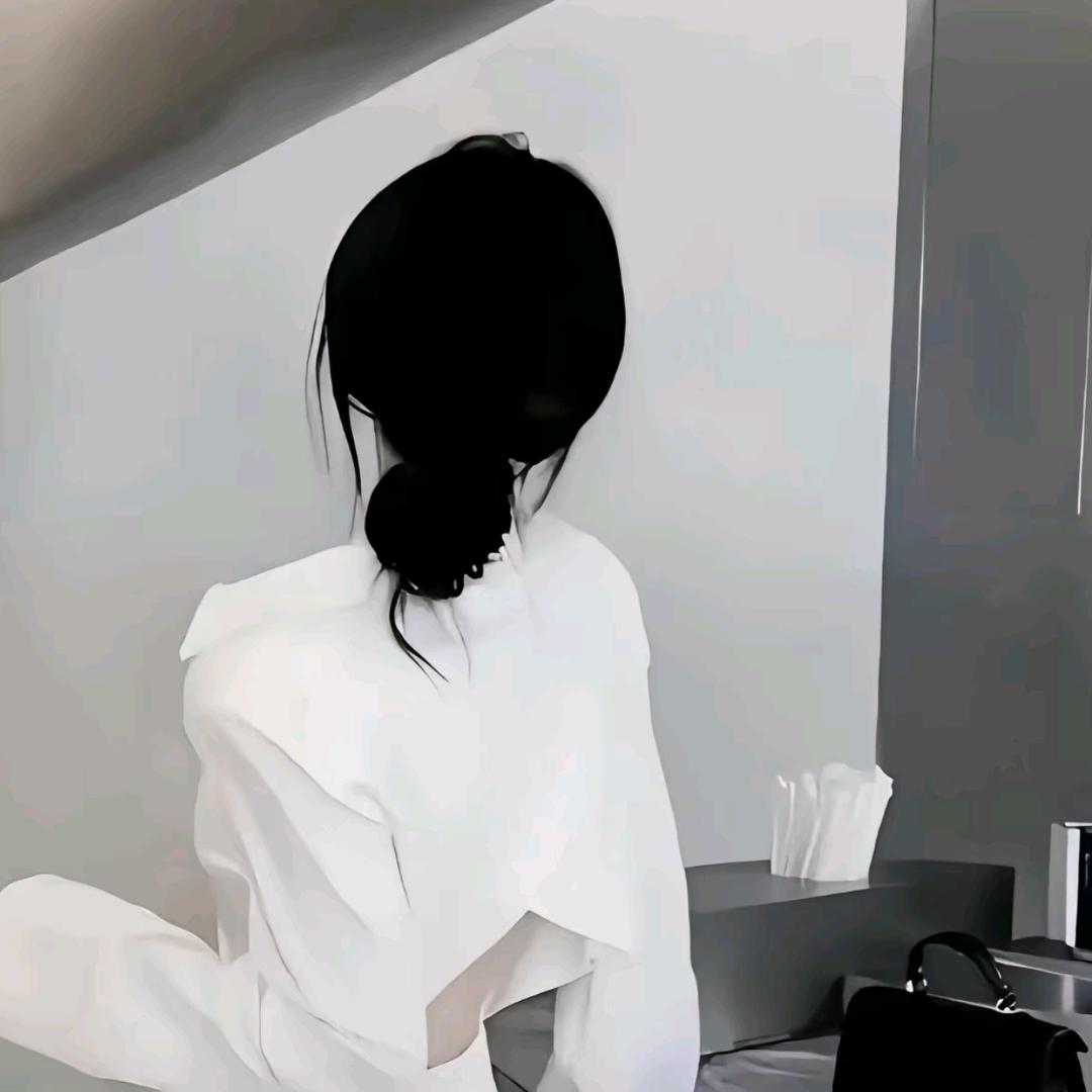 ☾⋆꯭᭄GᴗGao᭄࿐