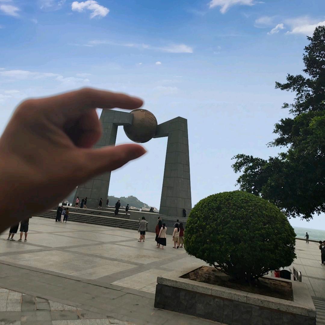 M。