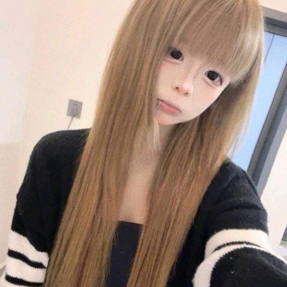 是颖不是莹