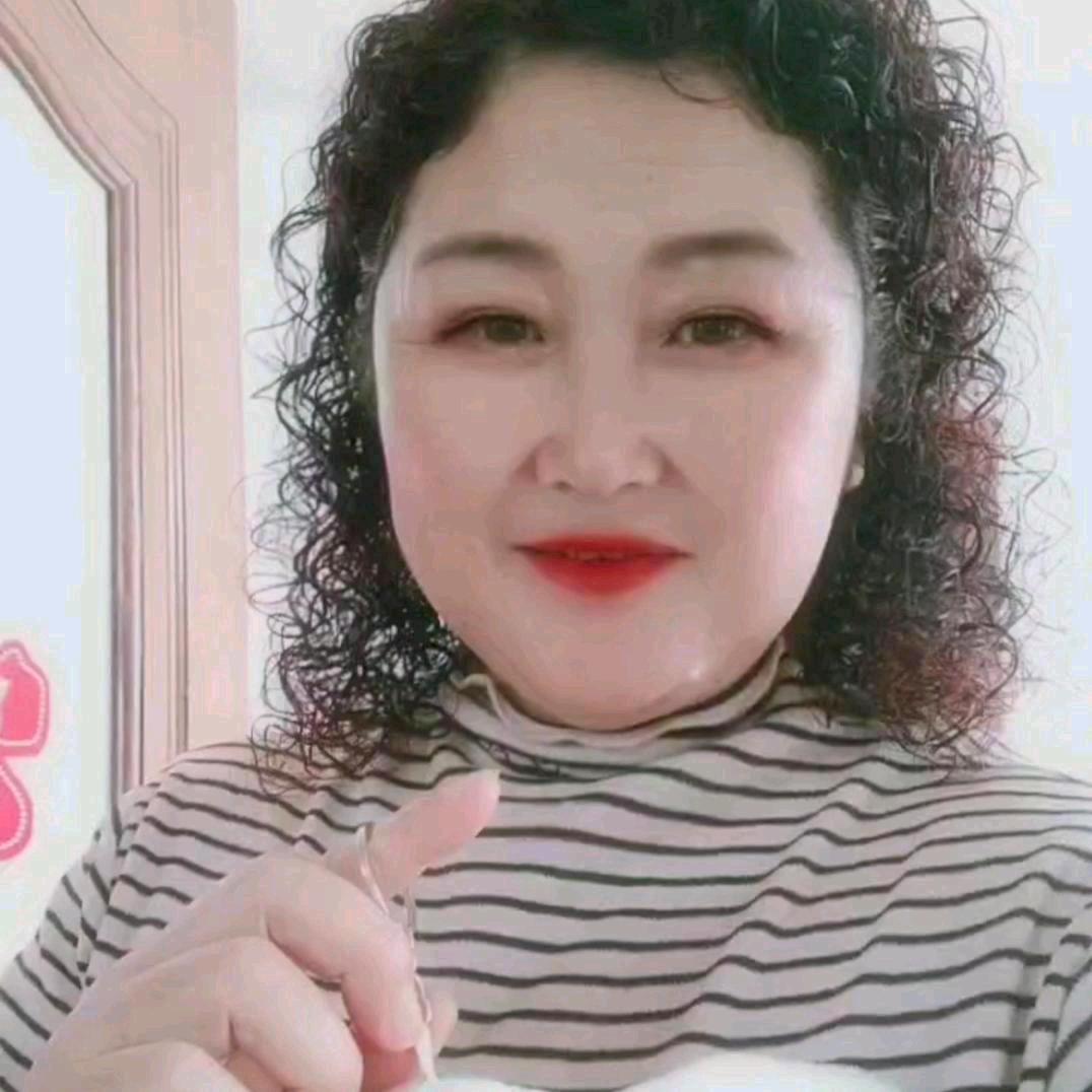 英子