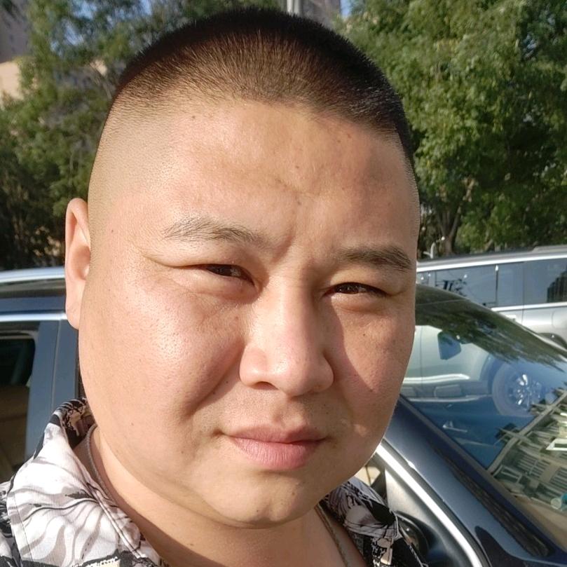 双亲安康儿女双全幸福的小哥