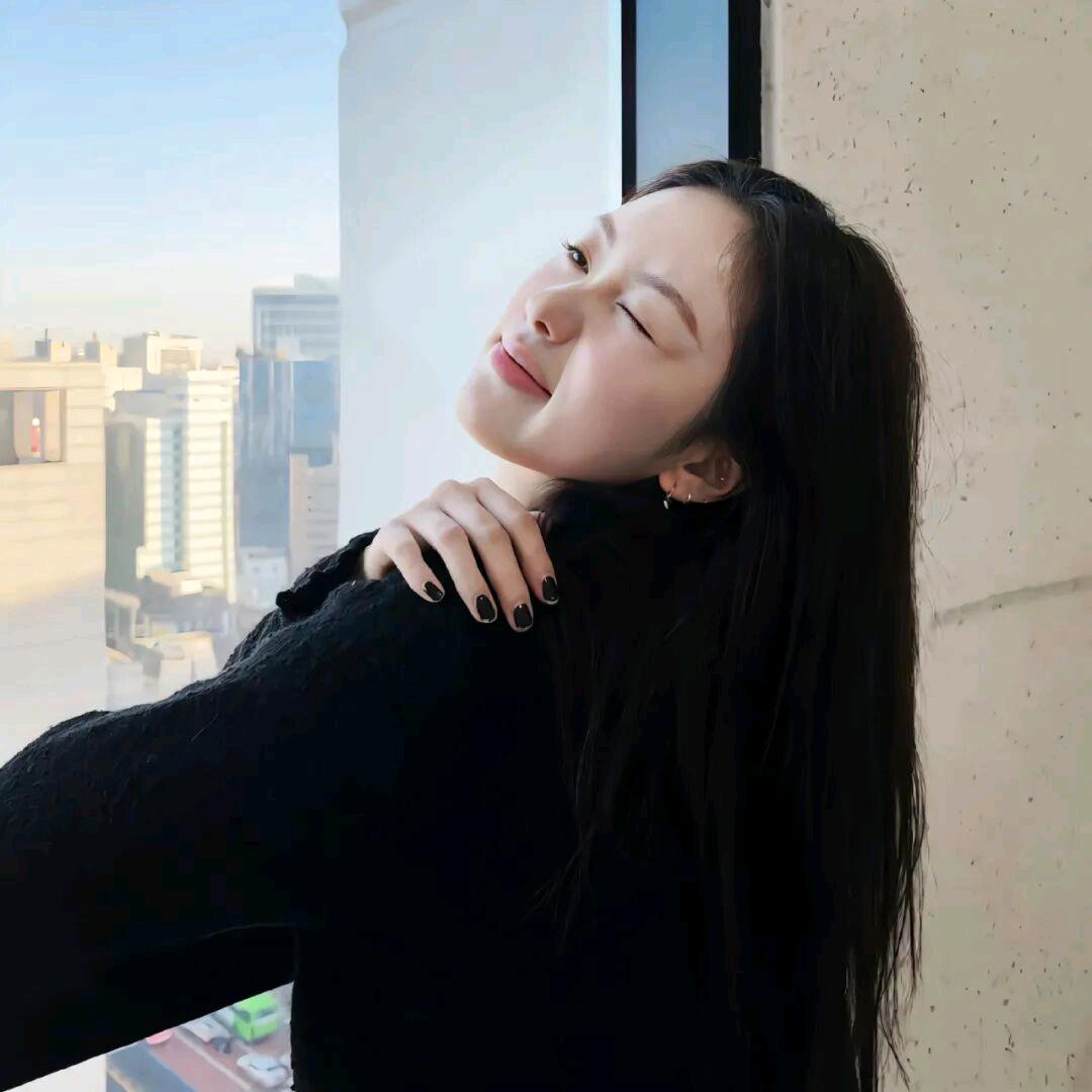 ㅤ比路虎还虎的女人