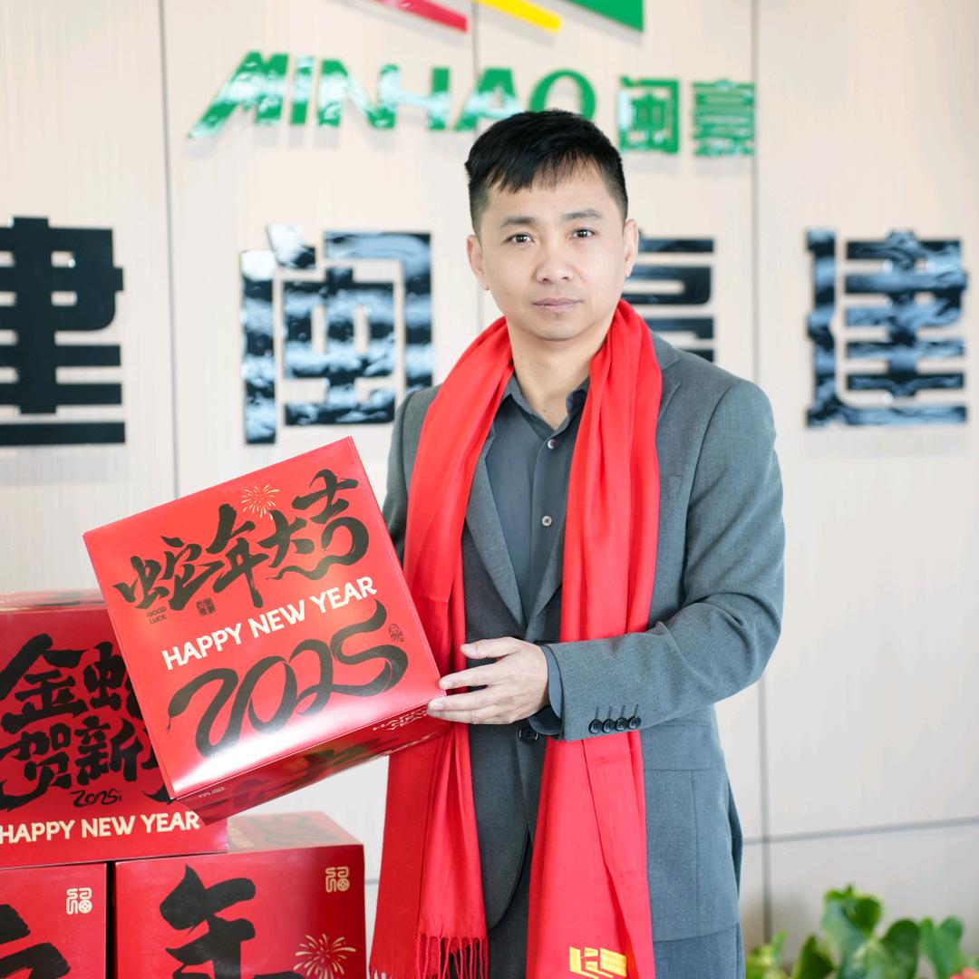 闽豪拖头哥林明暑