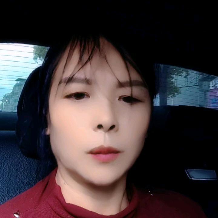何大姐（每天晚上八点直播