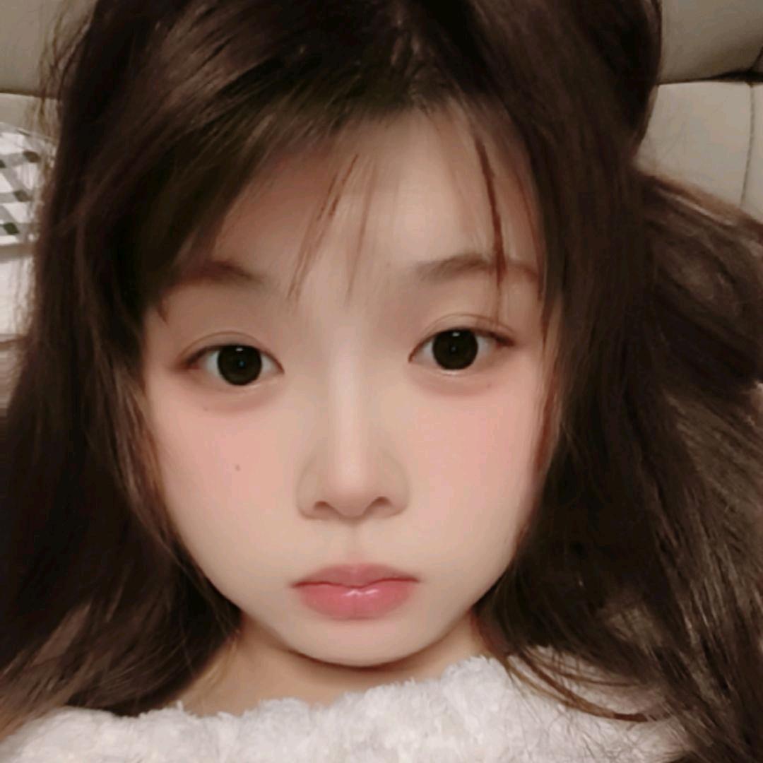 安安.