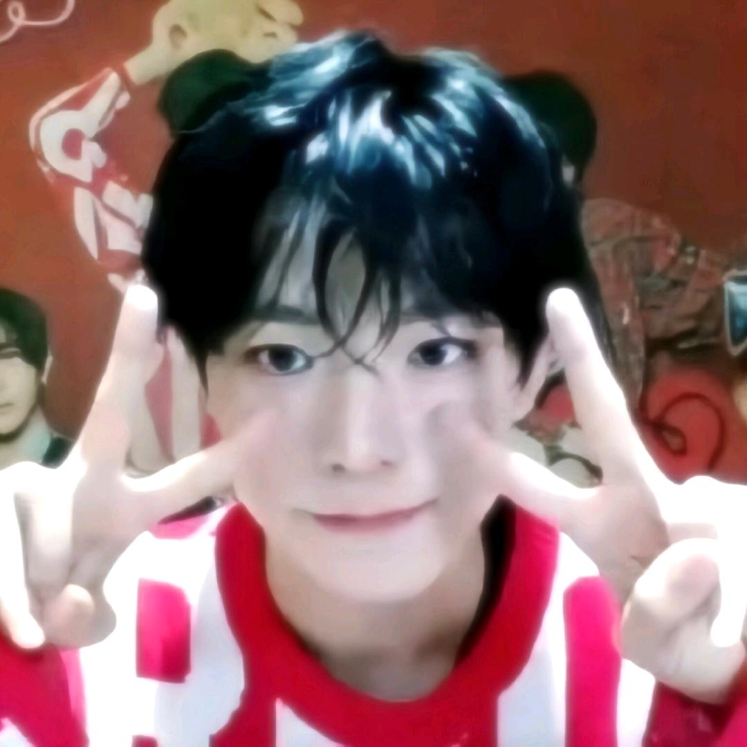 yukuay◞ ̑̑